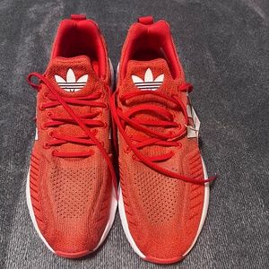 Brand New Adidas Swift Run 22 Sneakers Vivid Red/White/Altered Amber Size 9.5